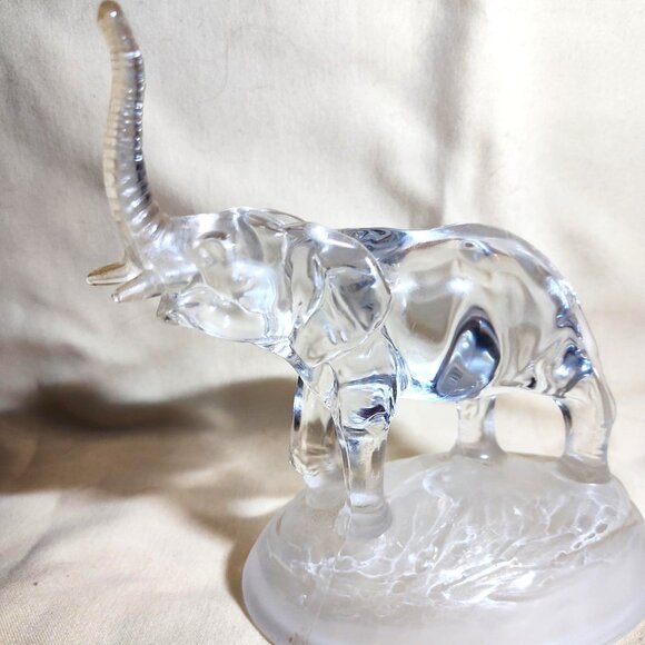 Vintage French 24% Lead Crystal Elephant Figurine on Frosted Base SHIPS FREE - Picture 5 of 9
